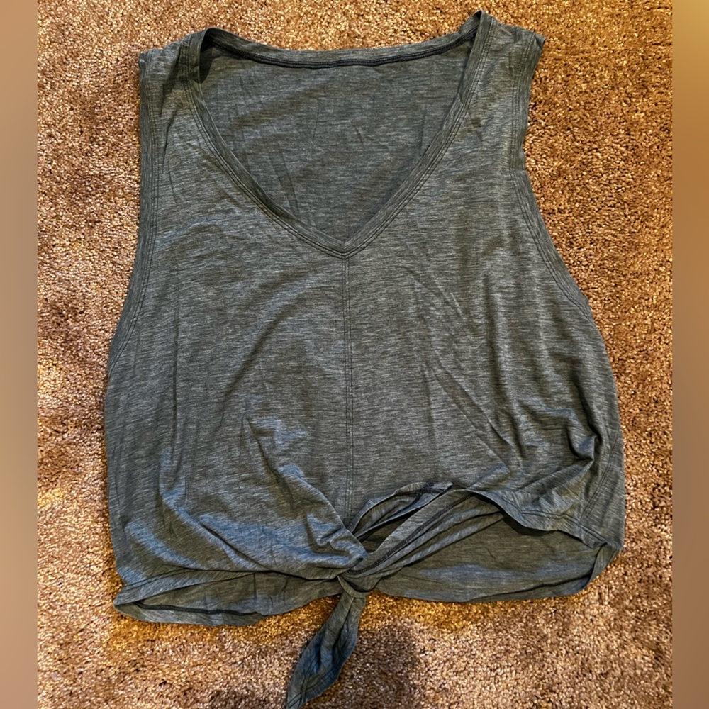 Lululemon “KNOT GONNA  FLY” tank top, size 8 - Picture 4 of 5